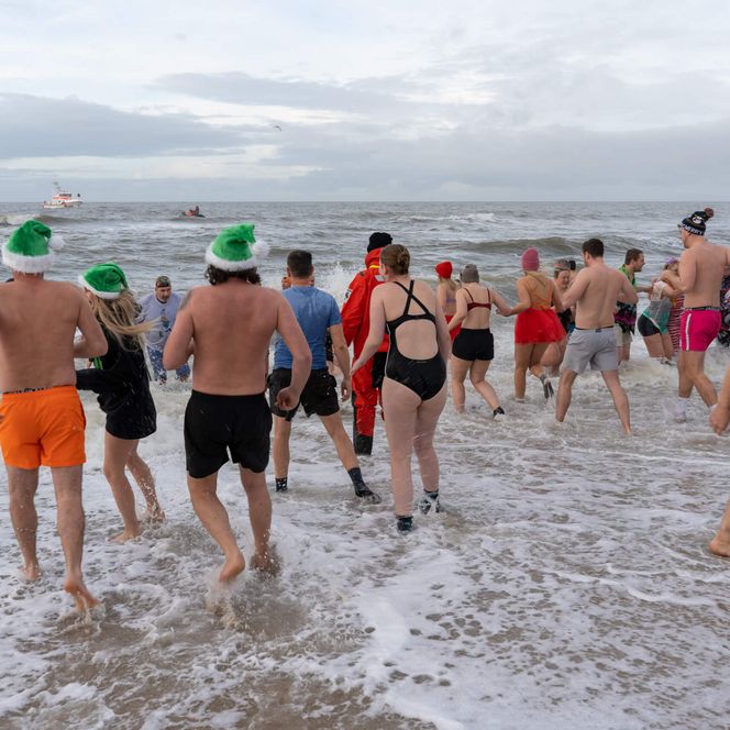 Teilnehmer beim Neujahrsbaden in der Nordsee