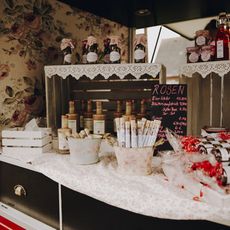 Stand von Sylt-Mari im Rosenglück auf dem Wochenmarkt in Westerland