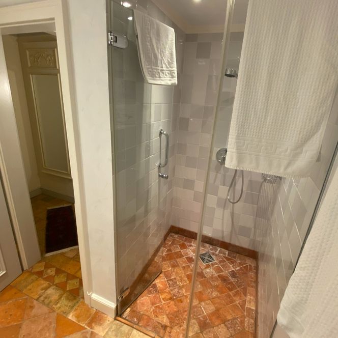 © Haus Ulrike_Kleines Bad mit Dusche 2