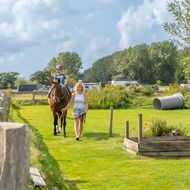 Ponyreiten beim M.-T. Buchholz Hoffest