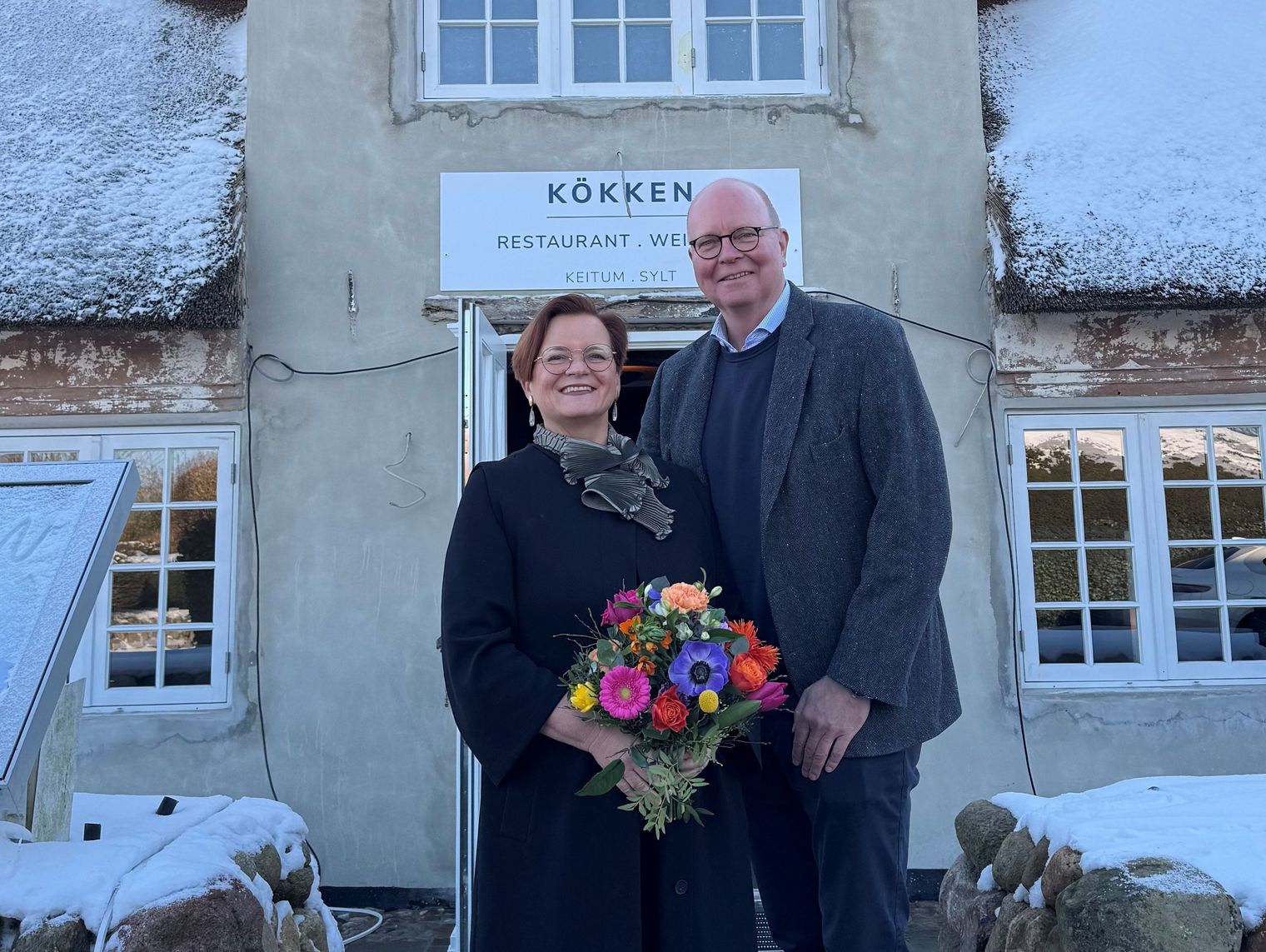 Claas-Erik und Anja Johannsen vor dem neuen Kökken