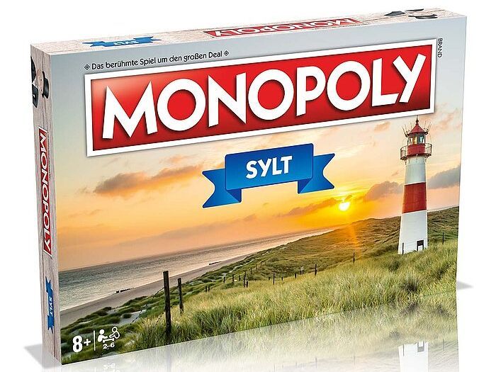 Das Monopoly Sylt Spiel mit einem Leuchtturmbild auf dem Spielkarton.