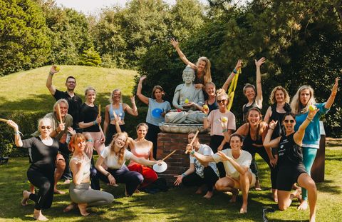 Yoga-Gruppe im Avenarius Park in Kampen