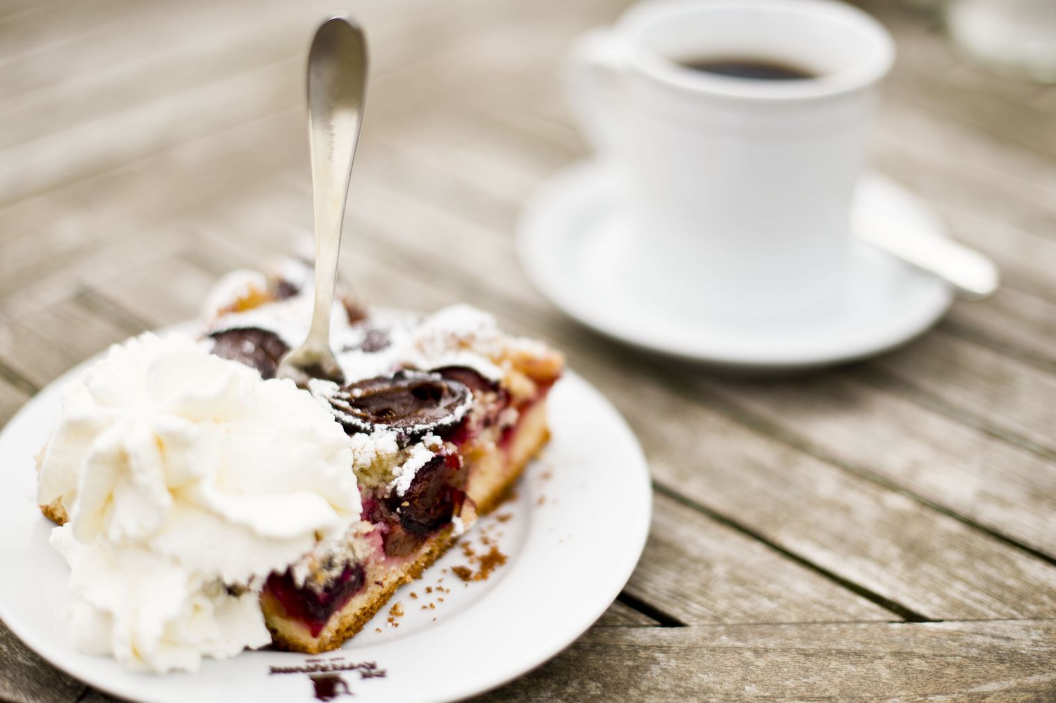 Kuchen in der Kupferkanne