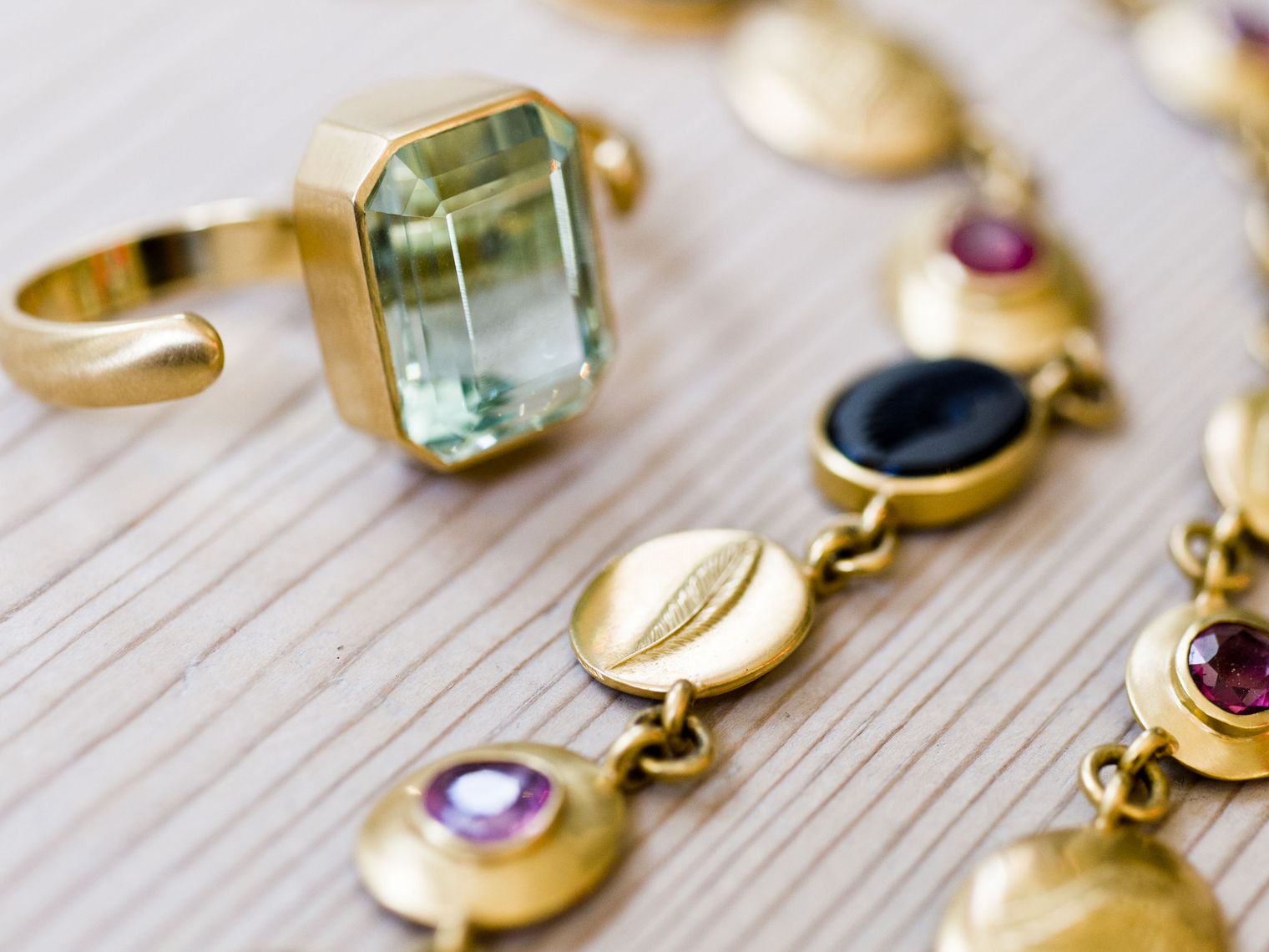 Handgefertigter Goldschmuck von Christoph Freier