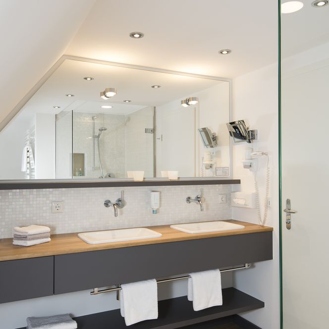 © Ahnenhof Kampen_Doppelzimmer mit Meerblick_Bad