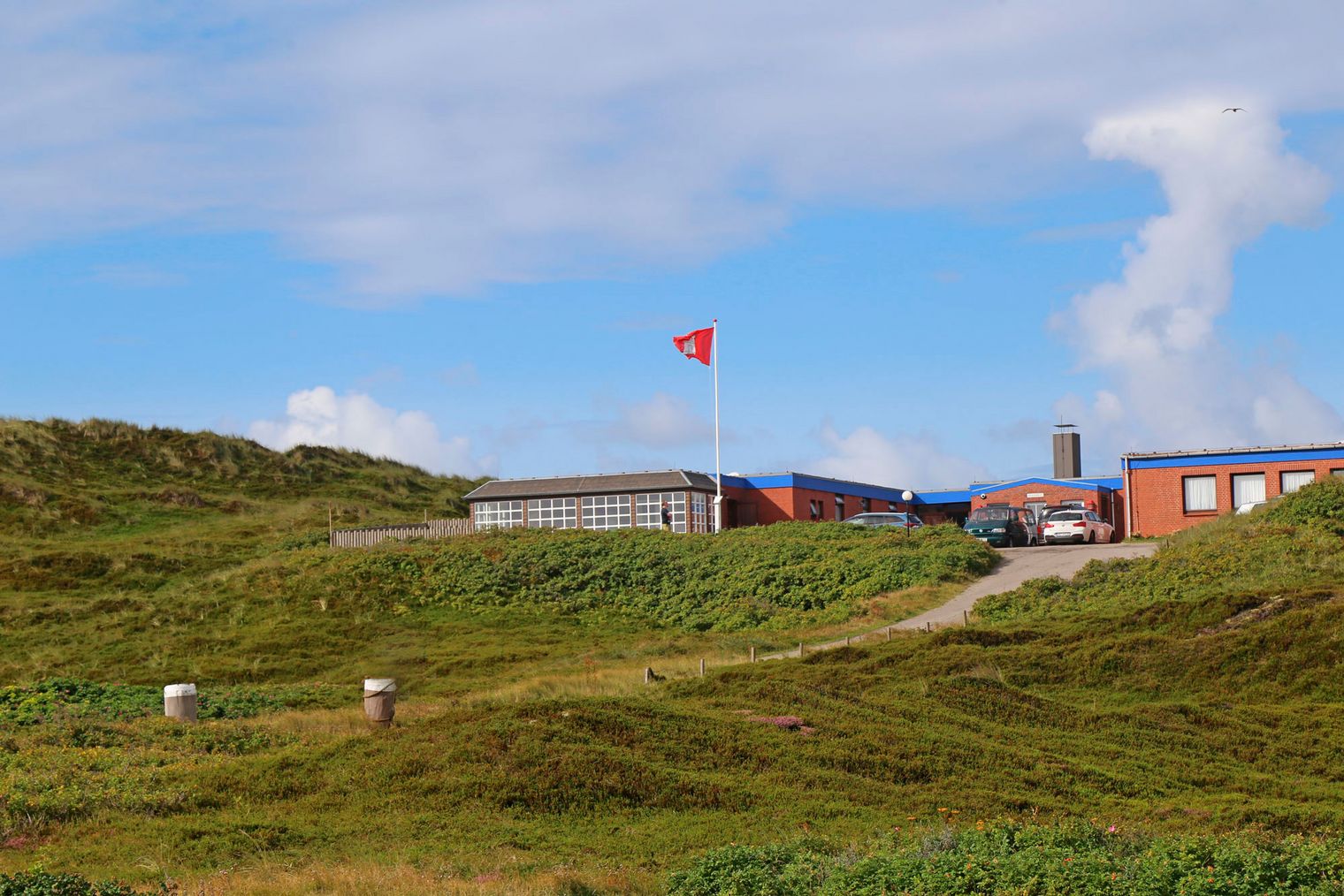 Backsteingebäude Dünenhof Hörnum in den Dünen von Sylt