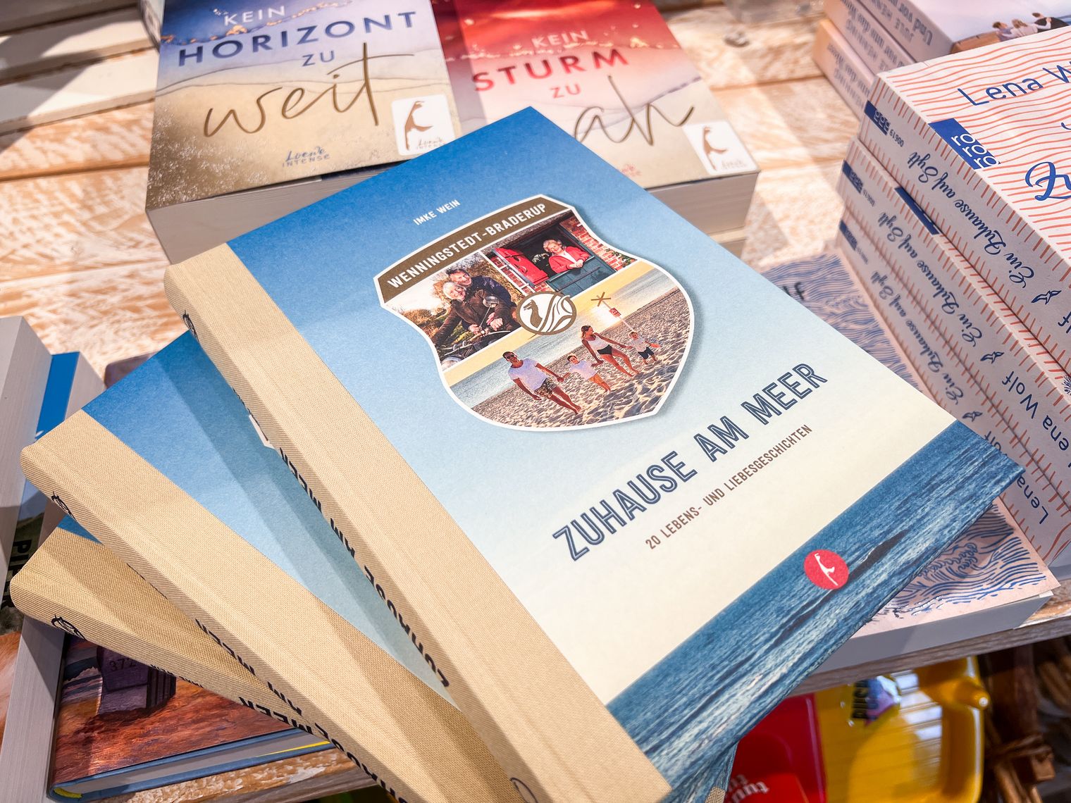 Buch "Zuhause am Meer" in der Buchhandlung