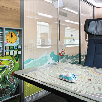 Spieltisch im Kleinkindabteil des ICE L nach Sylt