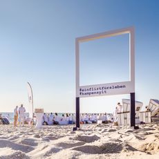 White Dinner am Strand in Kampen