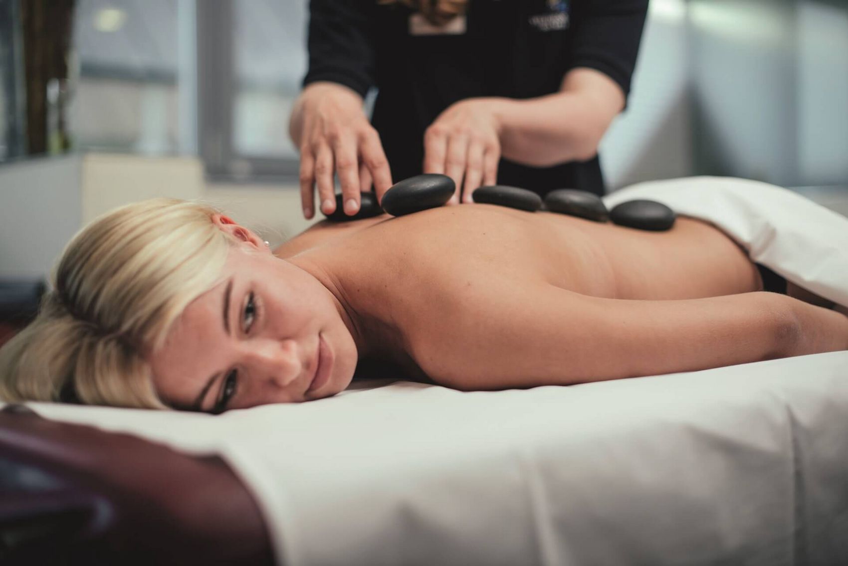 Hot Stone Massage im Syltness Center